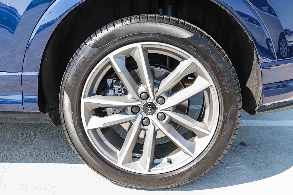 Thumbnail: 2025 Audi Q3 - 6