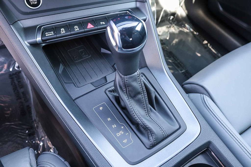 Thumbnail: 2025 Audi Q3 - 13