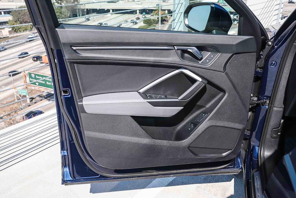 Thumbnail: 2025 Audi Q3 - 34