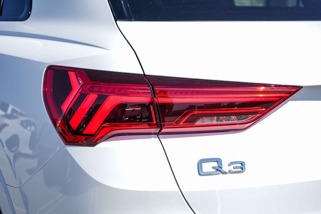 Thumbnail: 2025 Audi Q3 - 22