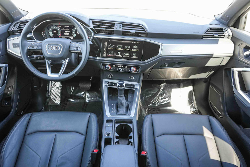 Thumbnail: 2025 Audi Q3 - 2
