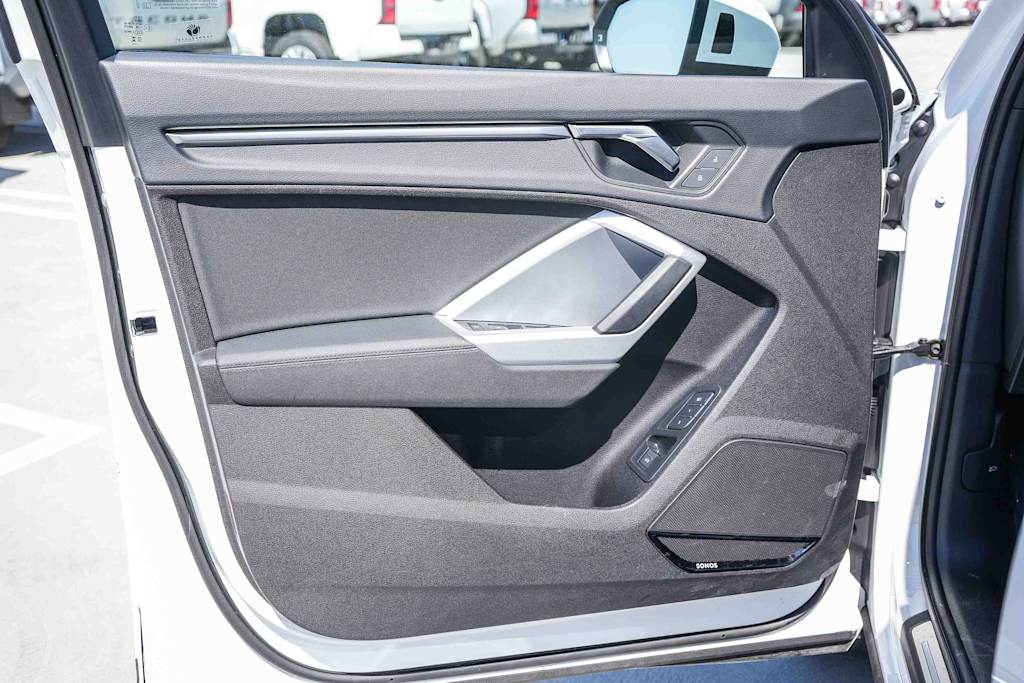 Thumbnail: 2025 Audi Q3 - 34