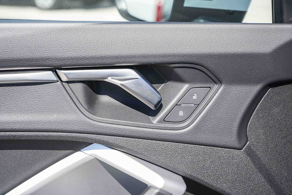 Thumbnail: 2025 Audi Q3 - 35