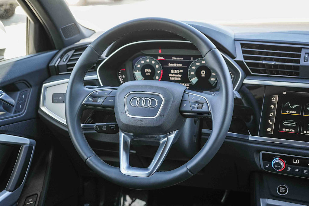 Thumbnail: 2025 Audi Q3 - 12