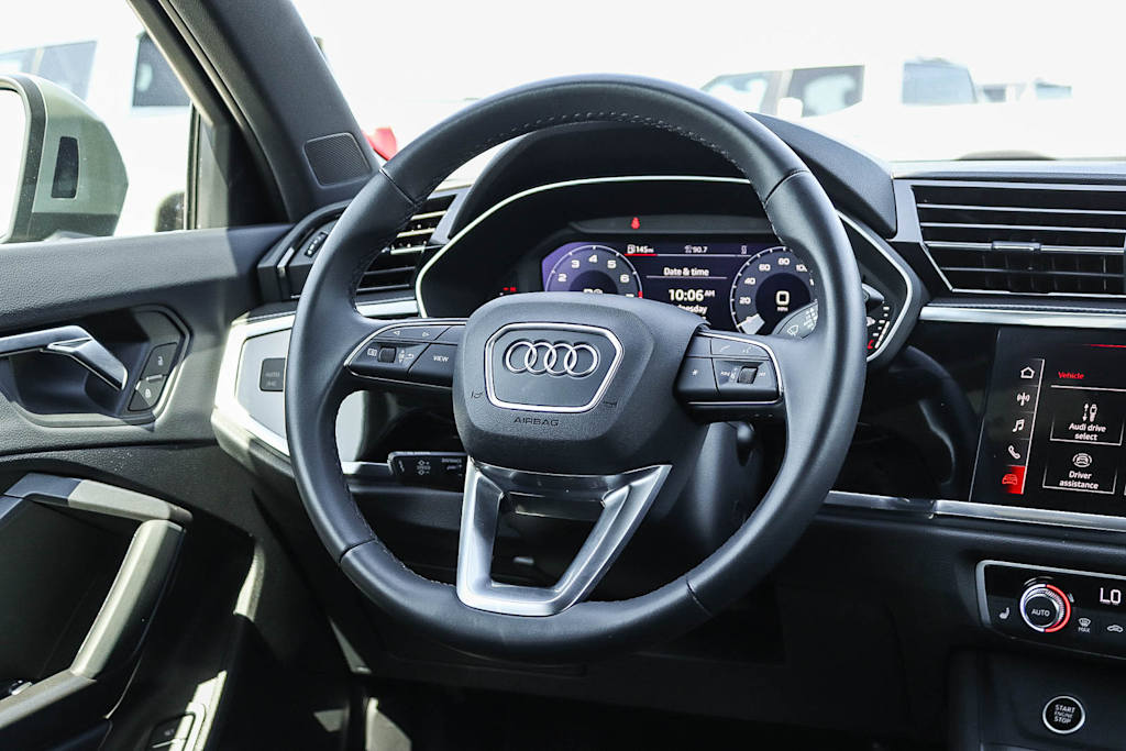 Thumbnail: 2025 Audi Q3 - 9