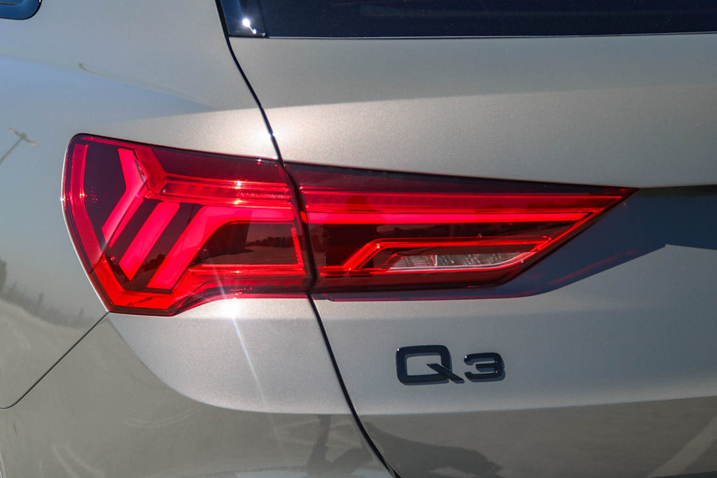 Thumbnail: 2025 Audi Q3 - 24