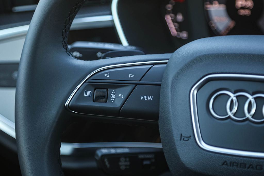 Thumbnail: 2025 Audi Q3 - 30