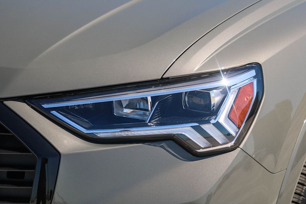 Thumbnail: 2025 Audi Q3 - 21