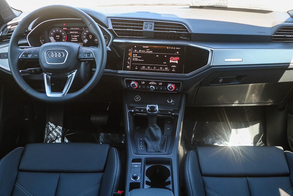 Thumbnail: 2025 Audi Q3 - 2