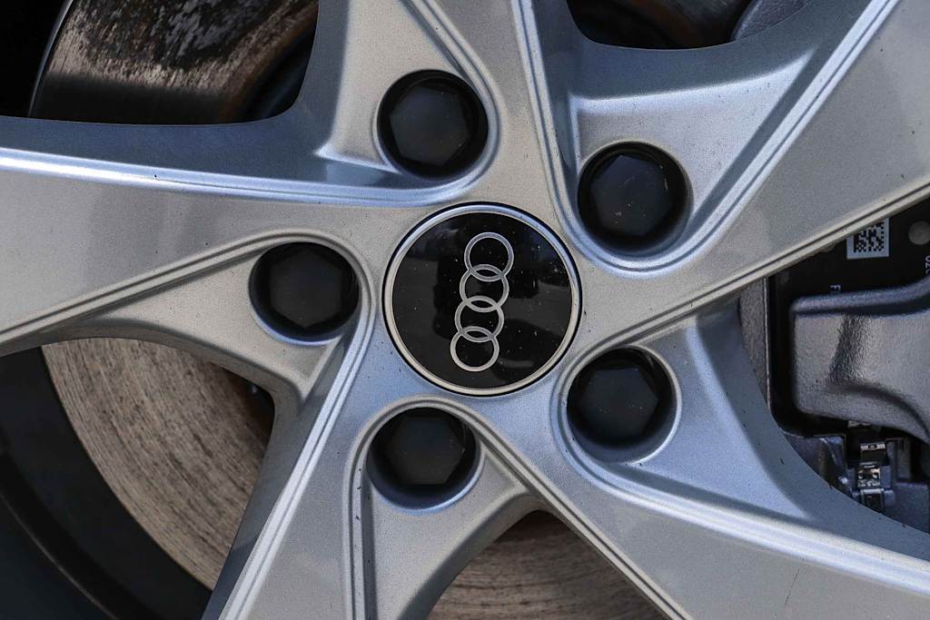 Thumbnail: 2026 Audi Q5 - 13