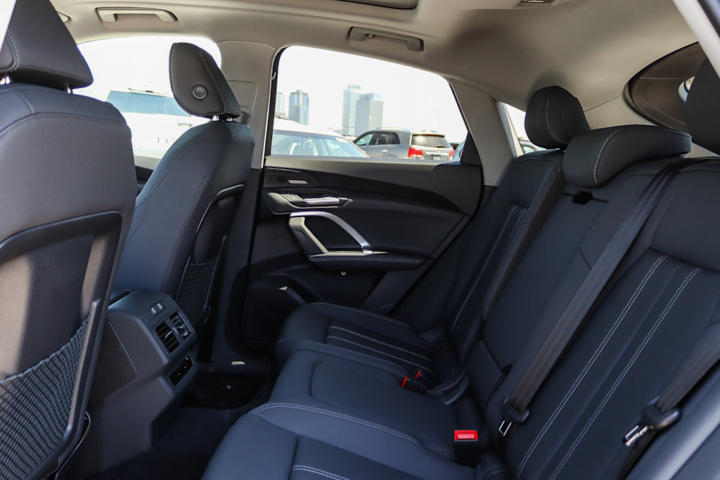 Thumbnail: 2026 Audi Q5 - 12
