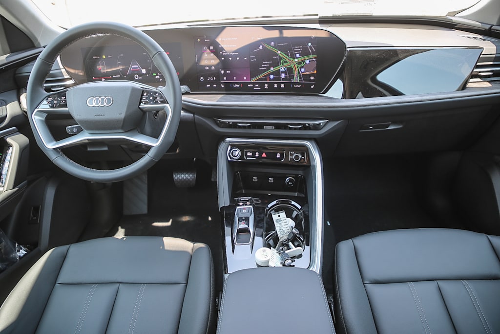 Thumbnail: 2025 Audi Q5 - 2