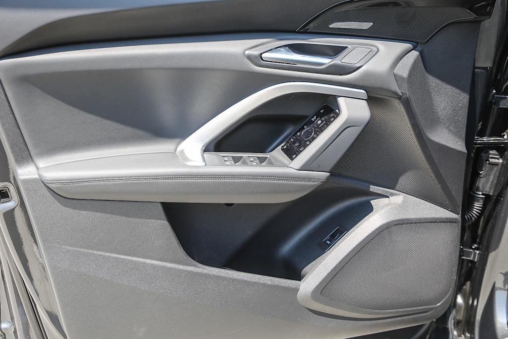 Thumbnail: 2025 Audi Q5 - 24