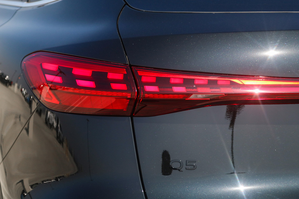 Thumbnail: 2025 Audi Q5 - 25