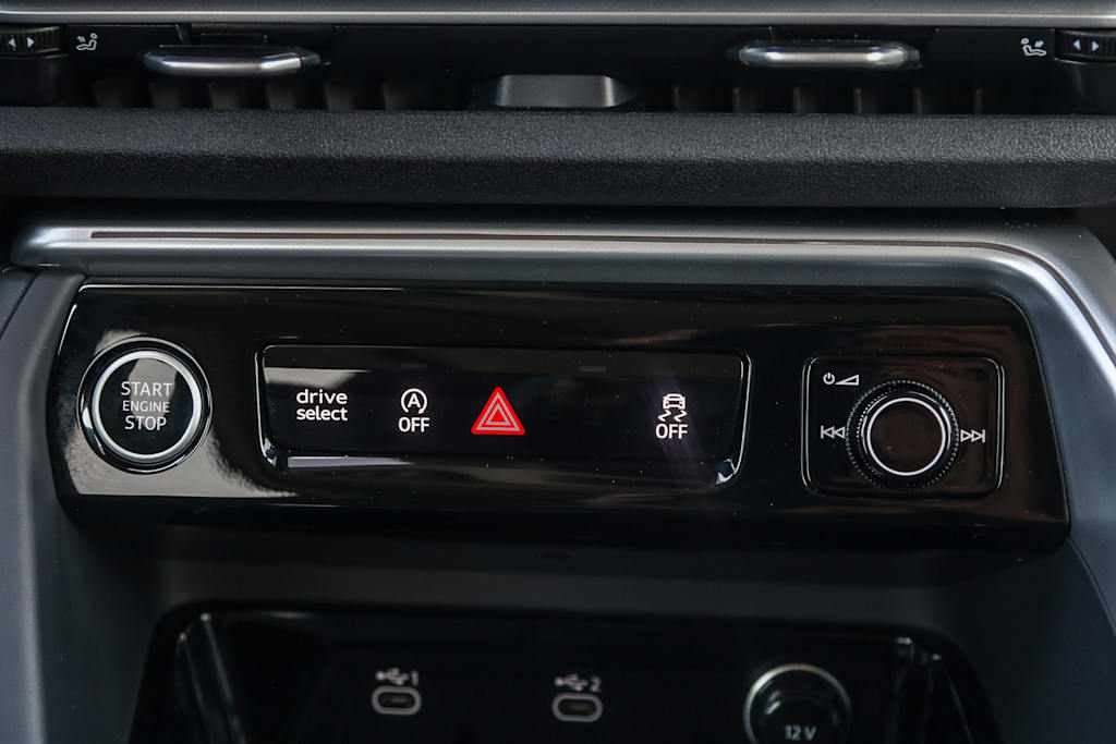 Thumbnail: 2025 Audi Q5 - 30