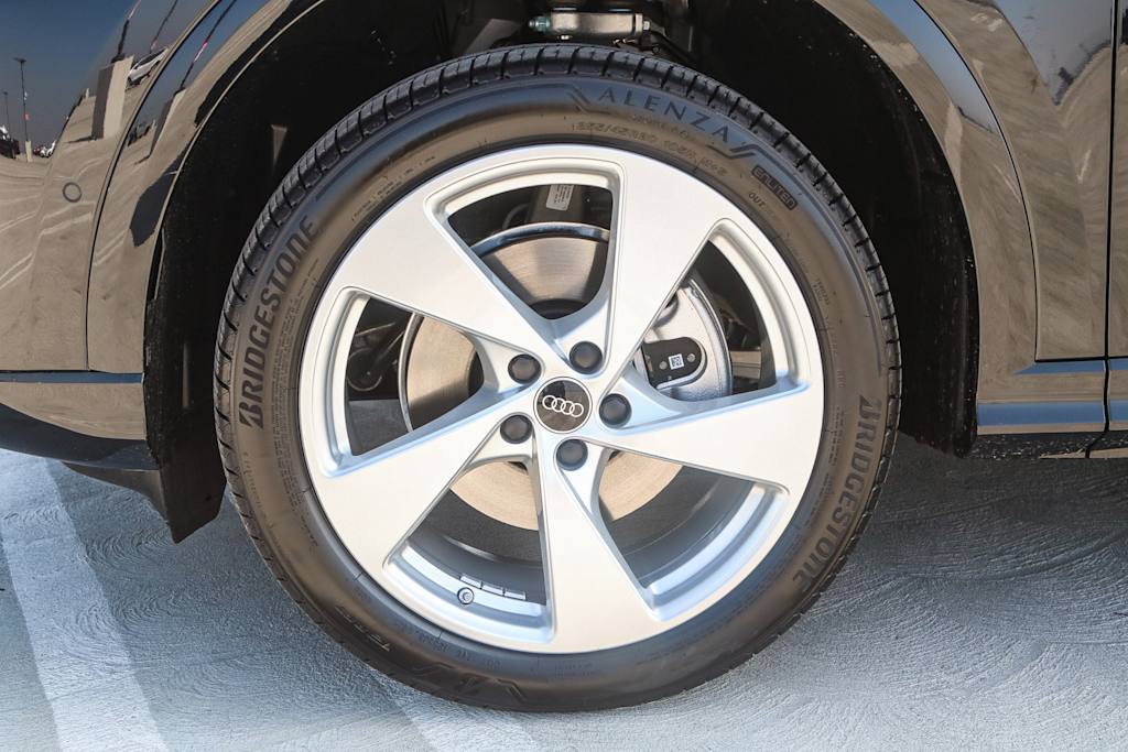 Thumbnail: 2025 Audi Q5 - 28