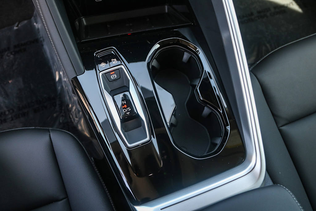 Thumbnail: 2025 Audi Q5 - 15