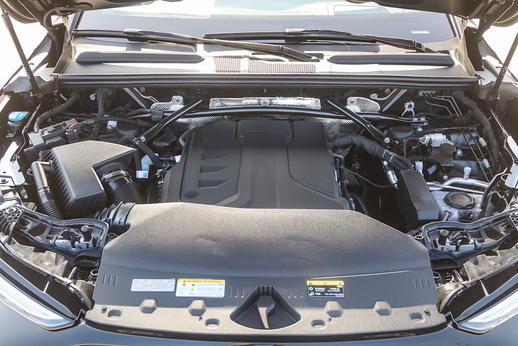 Thumbnail: 2025 Audi Q5 - 8