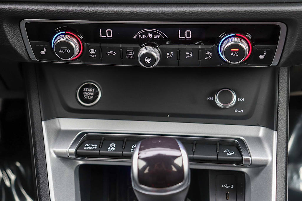 Thumbnail: 2025 Audi Q3 - 26