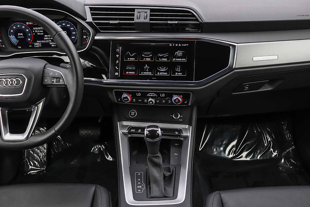 Thumbnail: 2025 Audi Q3 - 9