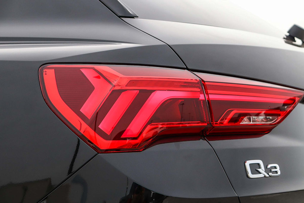 Thumbnail: 2025 Audi Q3 - 23