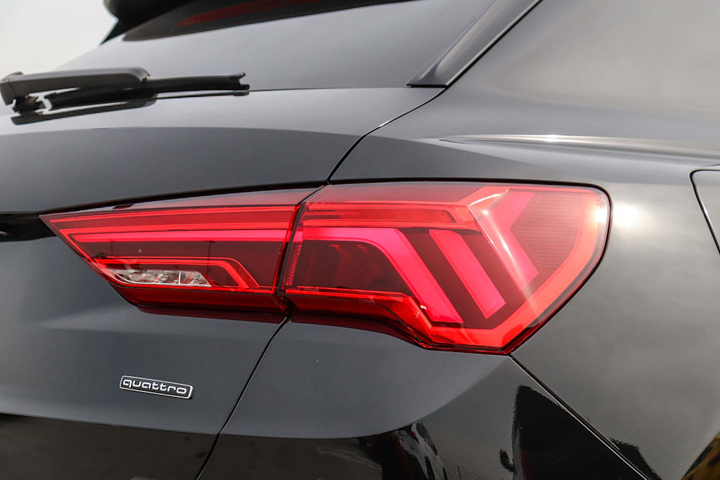 Thumbnail: 2025 Audi Q3 - 22