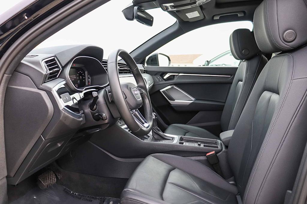 Thumbnail: 2025 Audi Q3 - 11