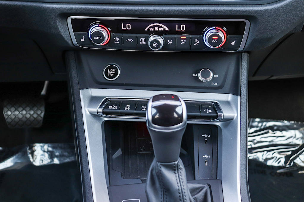 Thumbnail: 2025 Audi Q3 - 27