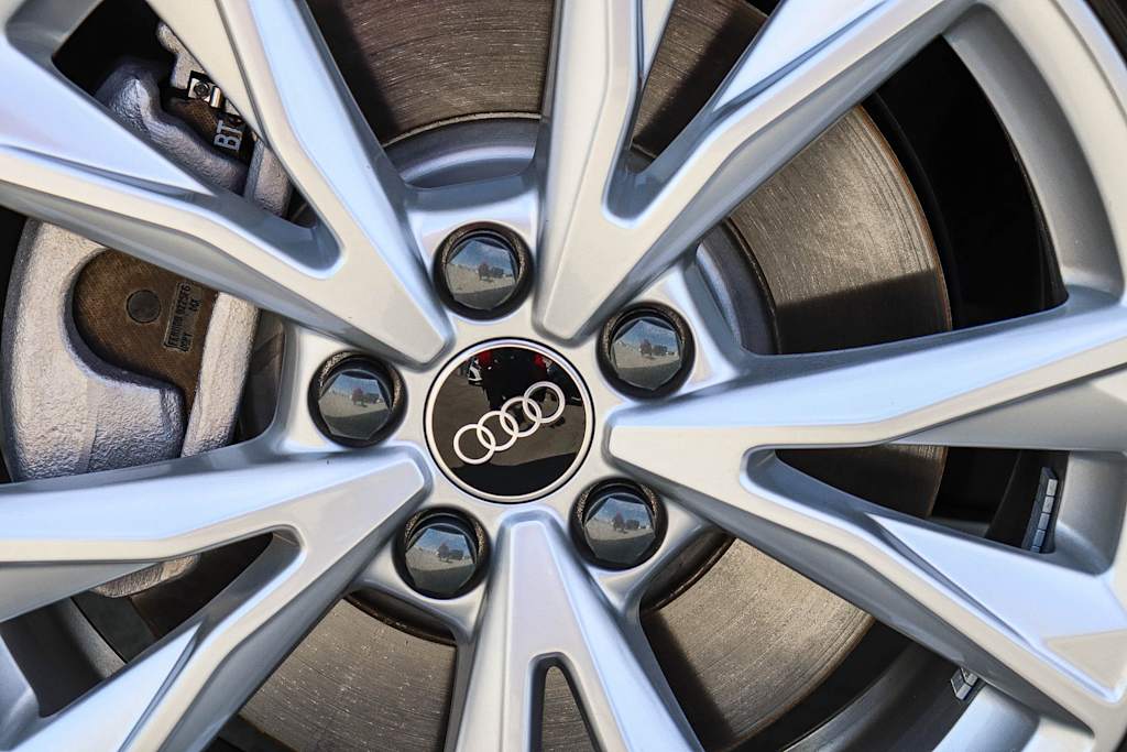 Thumbnail: 2025 Audi Q3 - 26