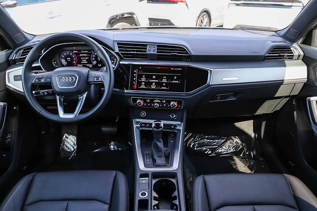 Thumbnail: 2025 Audi Q3 - 2