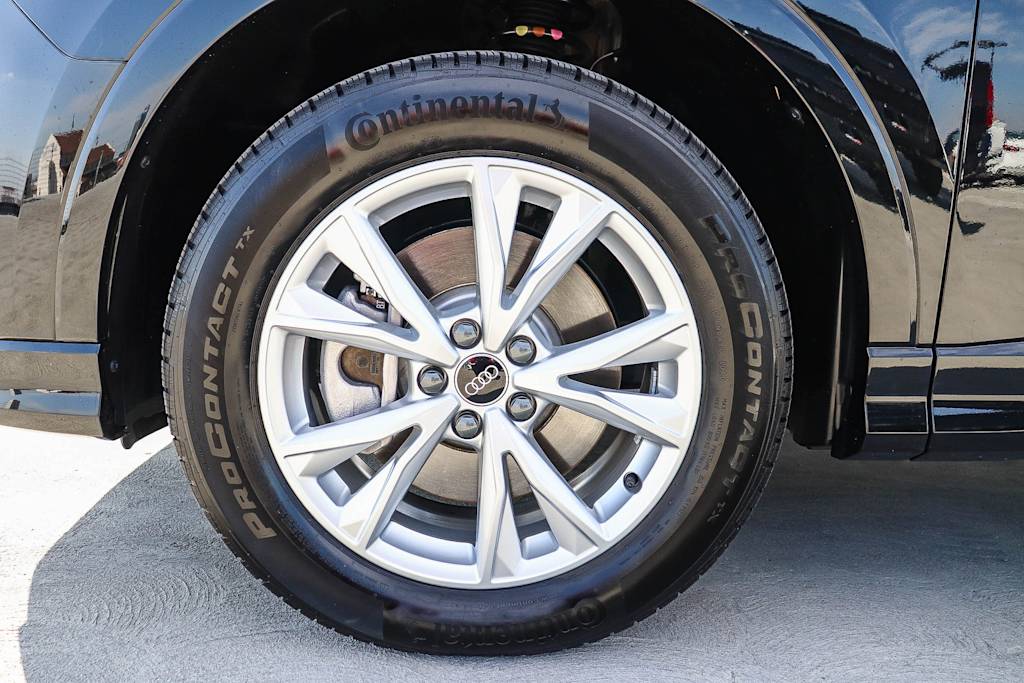 Thumbnail: 2025 Audi Q3 - 25