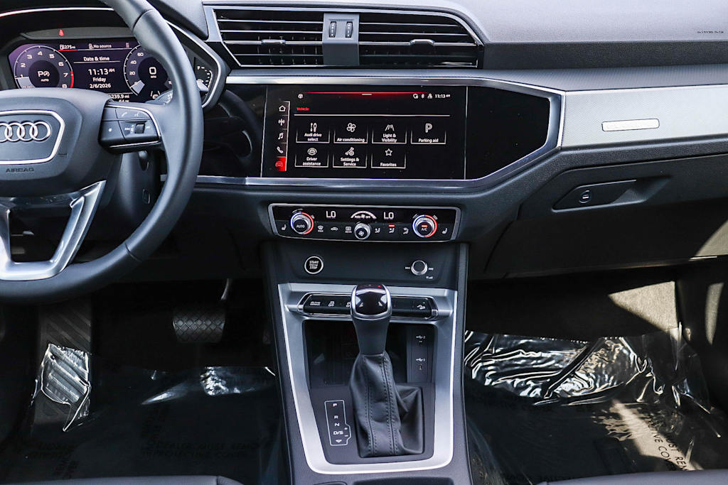 Thumbnail: 2025 Audi Q3 - 9