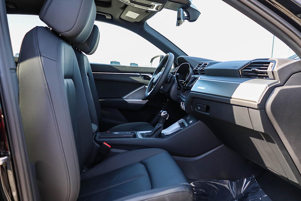 Thumbnail: 2025 Audi Q3 - 10