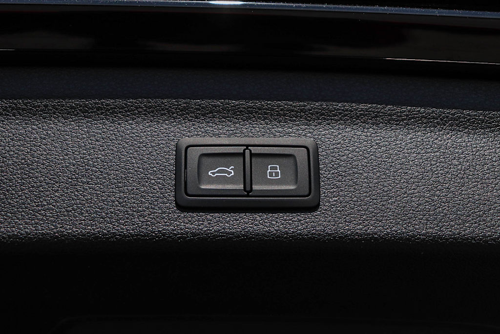 Thumbnail: 2025 Audi Q3 - 40