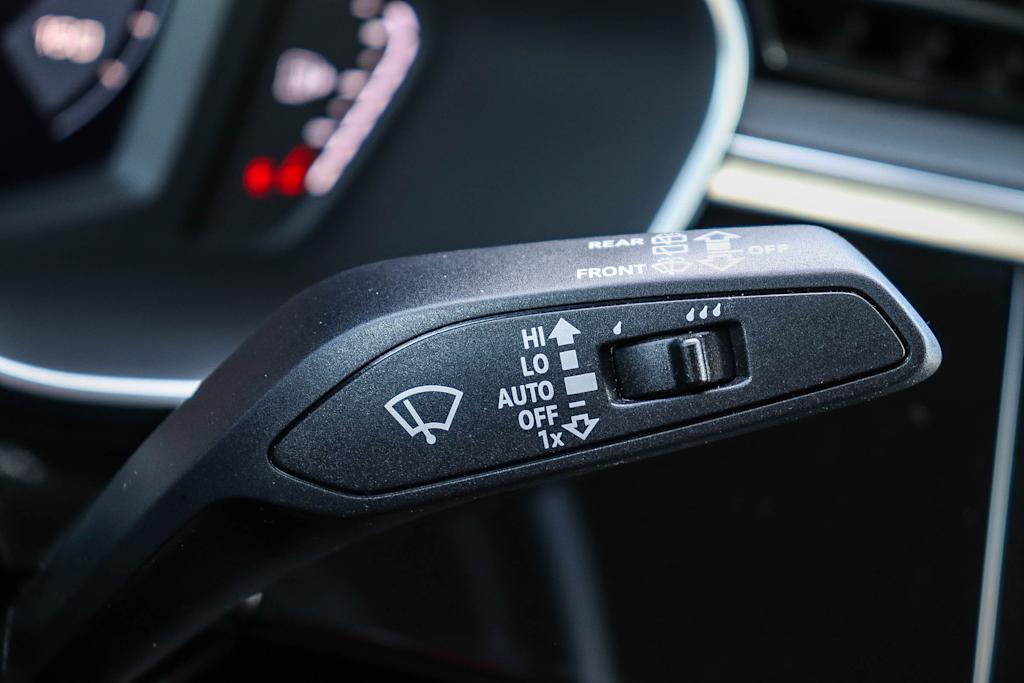 Thumbnail: 2025 Audi Q3 - 36