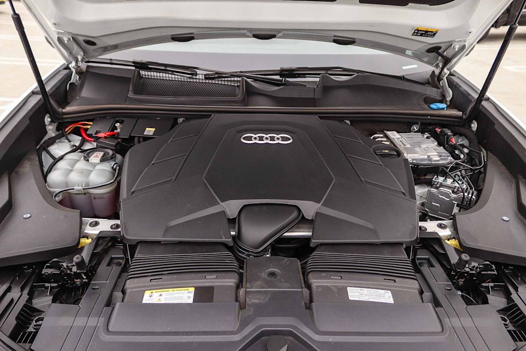 Thumbnail: 2022 Audi Q8 - 8