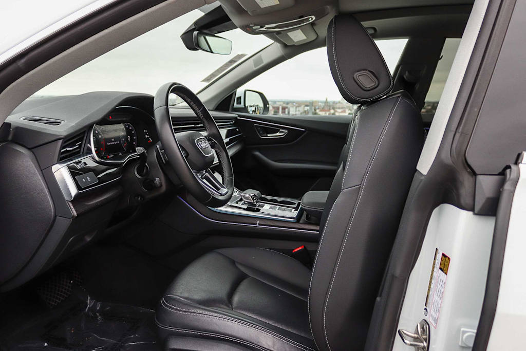Thumbnail: 2022 Audi Q8 - 11