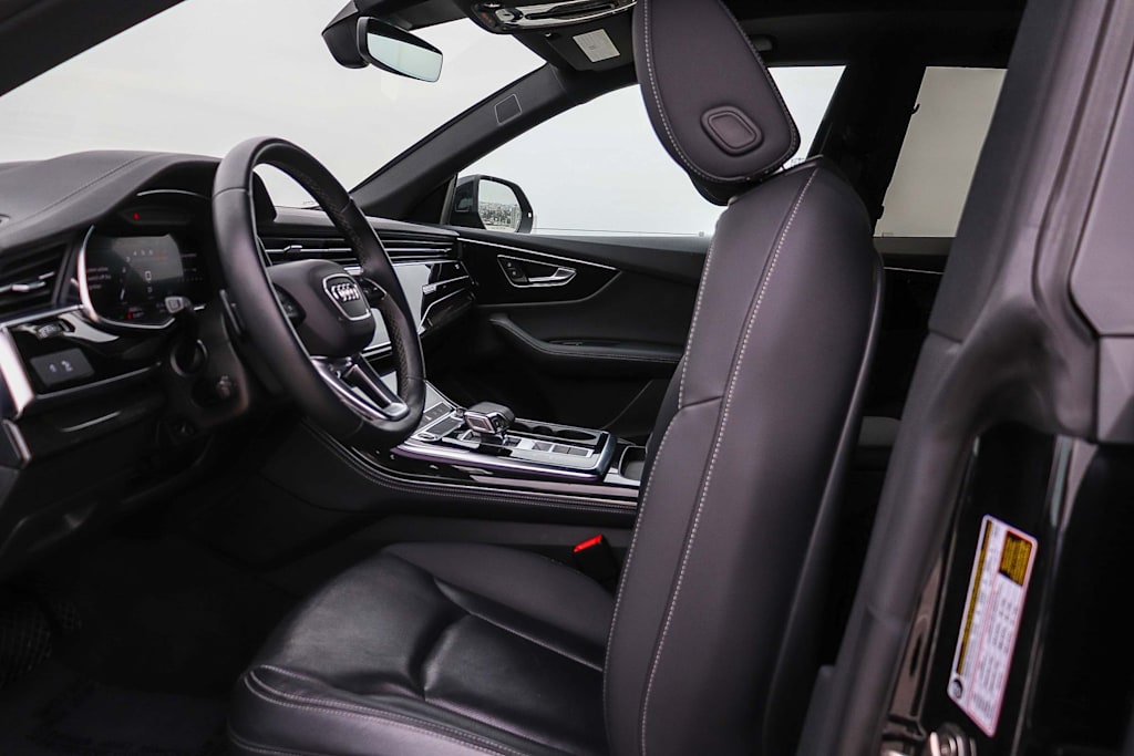 Thumbnail: 2023 Audi Q8 - 11