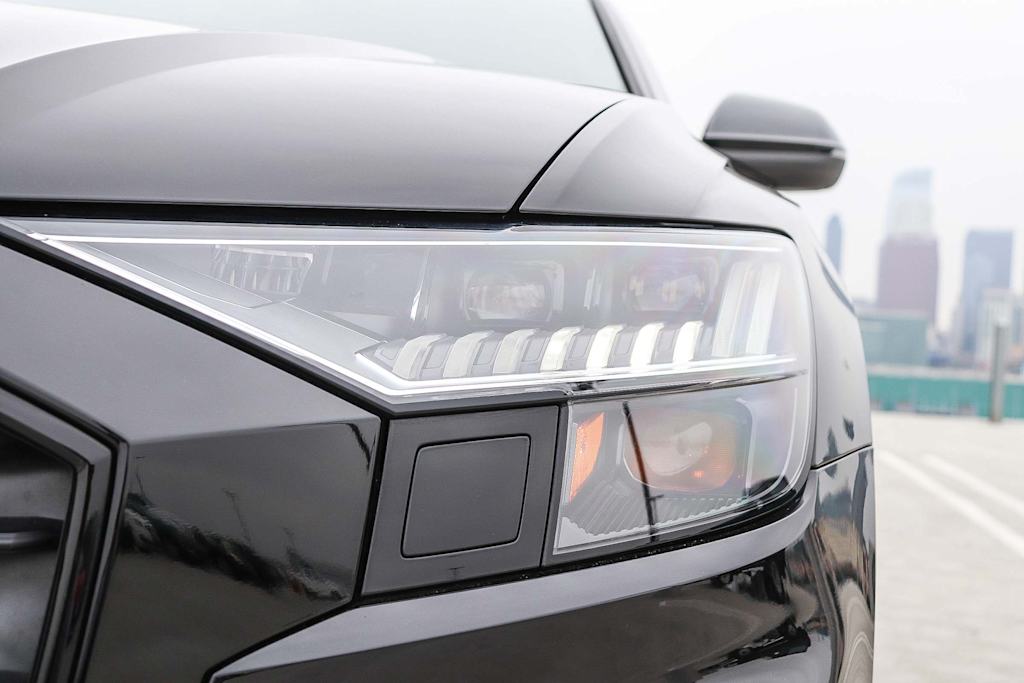 Thumbnail: 2023 Audi Q8 - 20