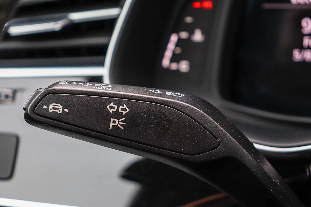 Thumbnail: 2023 Audi Q8 - 34