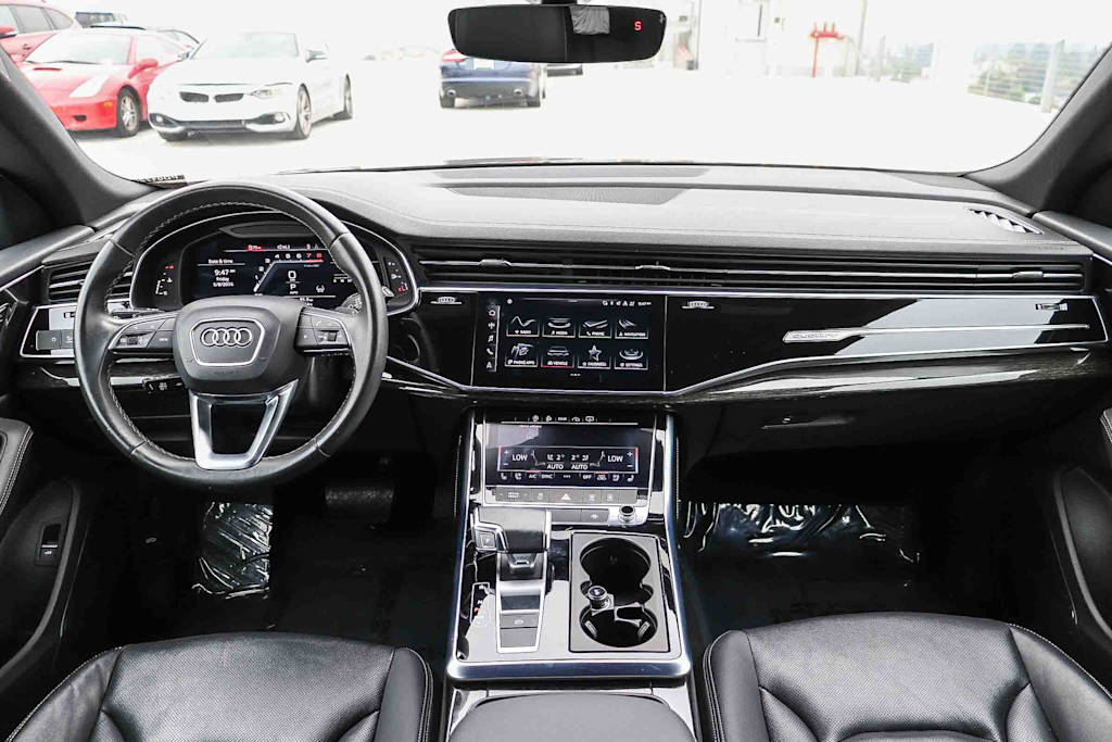Thumbnail: 2023 Audi Q8 - 2