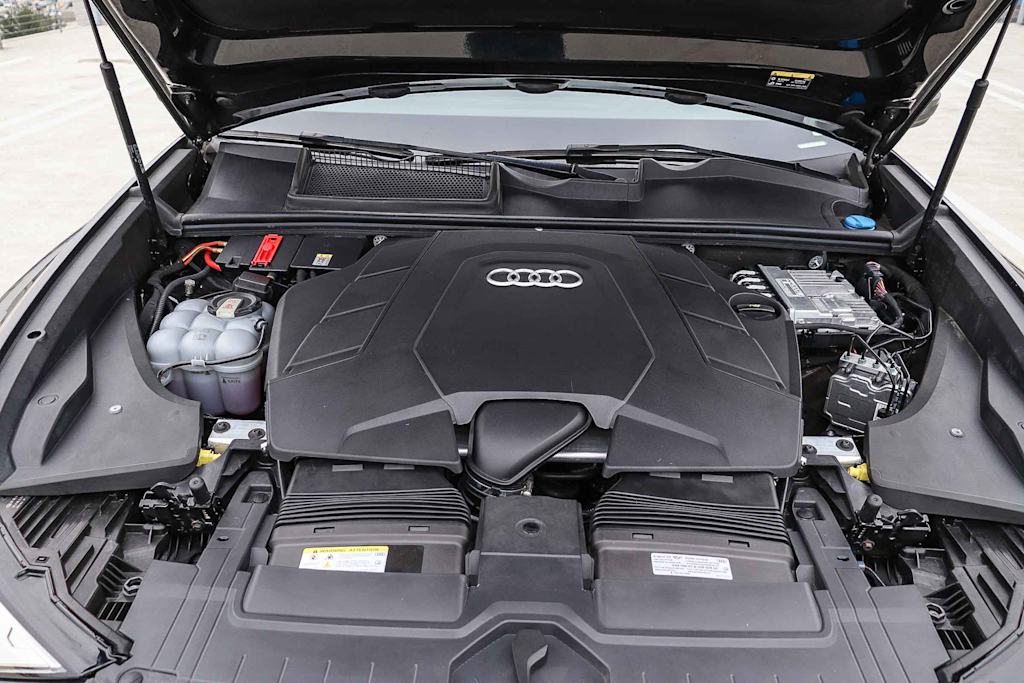 Thumbnail: 2023 Audi Q8 - 8