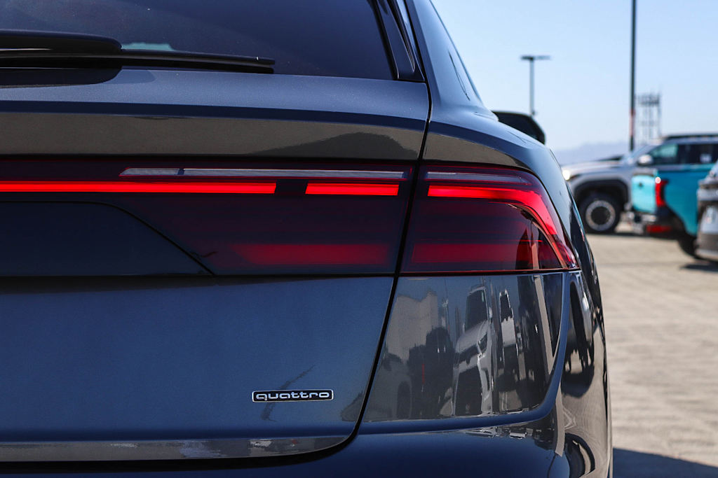 Thumbnail: 2026 Audi Q8 - 22