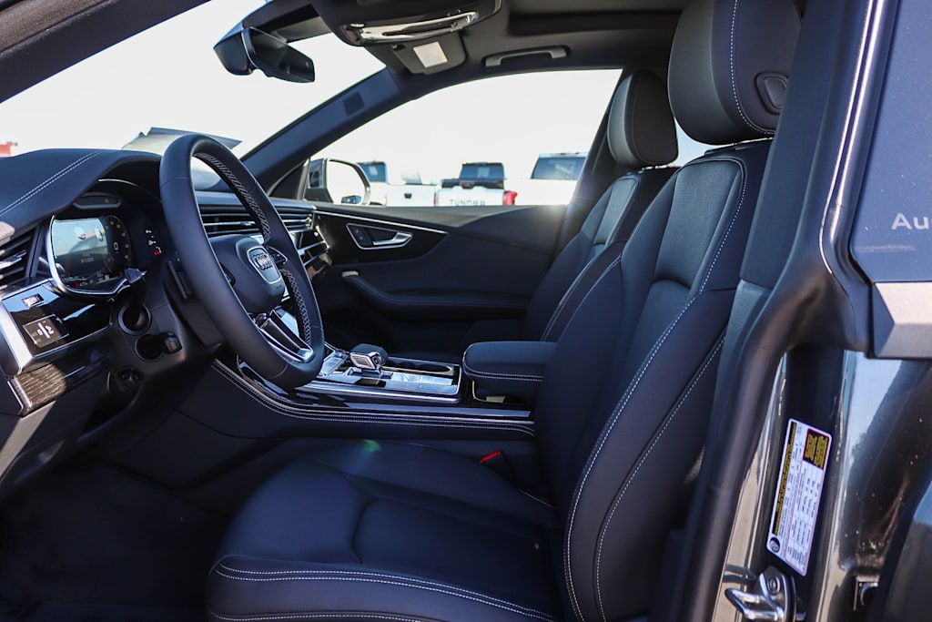 Thumbnail: 2026 Audi Q8 - 11