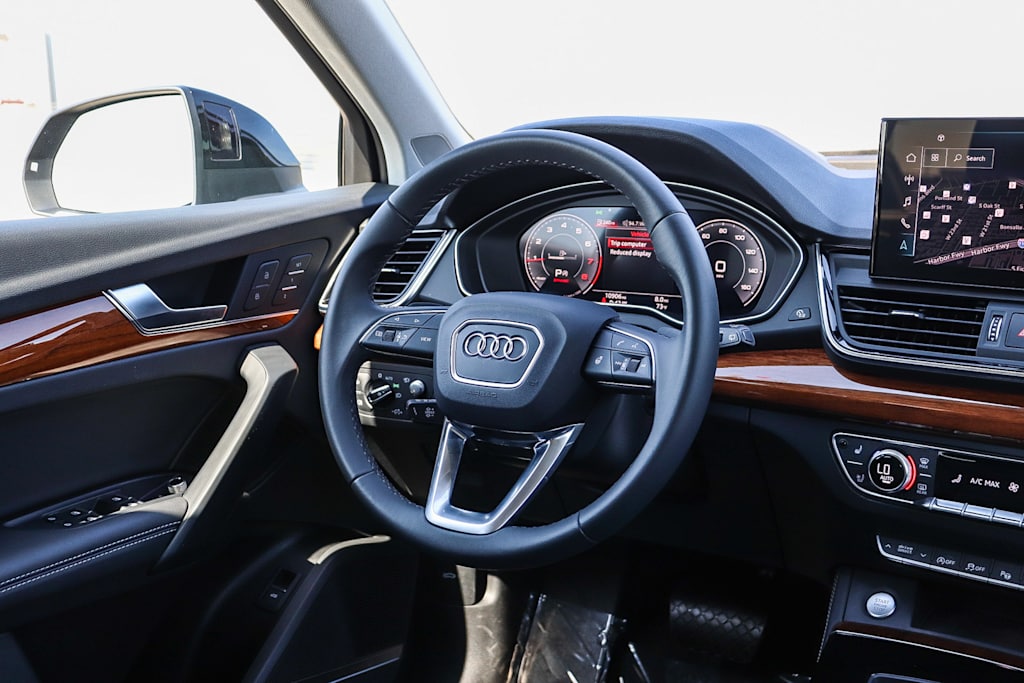 Thumbnail: 2023 Audi Q5 - 9