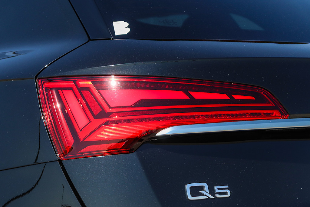 Thumbnail: 2023 Audi Q5 - 22