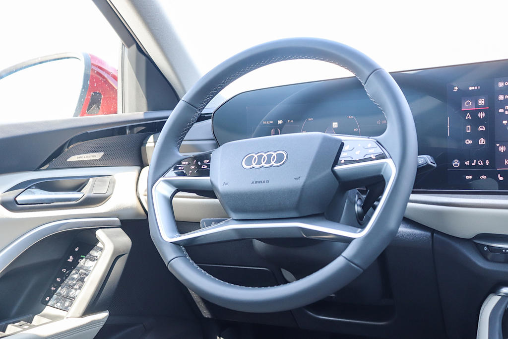 Thumbnail: 2025 Audi Q5 - 9