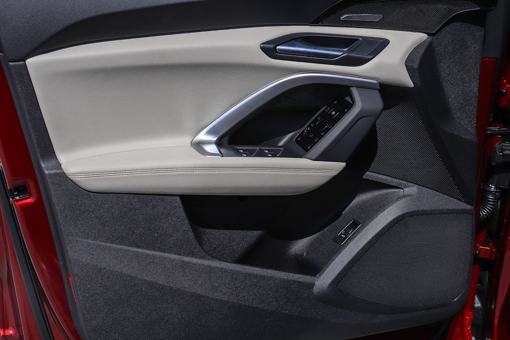 Thumbnail: 2025 Audi Q5 - 24