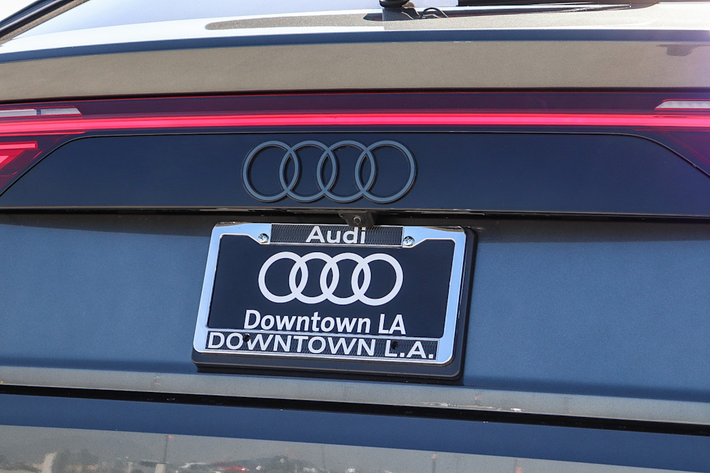 Thumbnail: 2026 Audi Q8 - 17