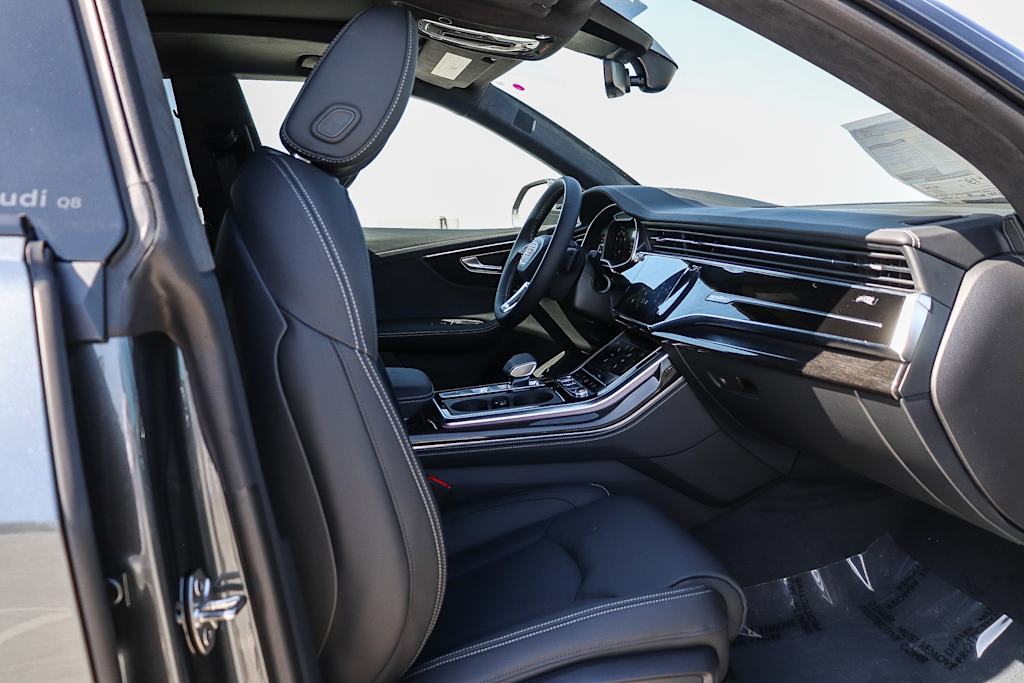 Thumbnail: 2026 Audi Q8 - 10